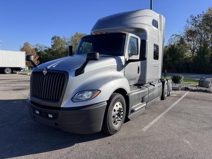 2022 International LT625-13