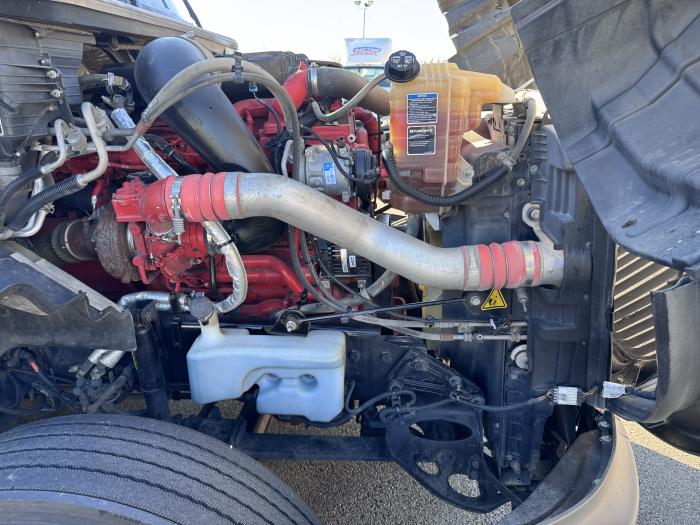 2022 International LT625-25