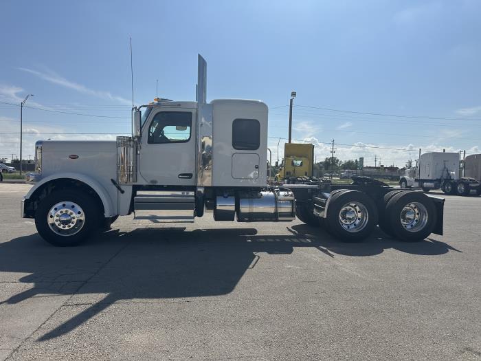 2026 Peterbilt 589-2