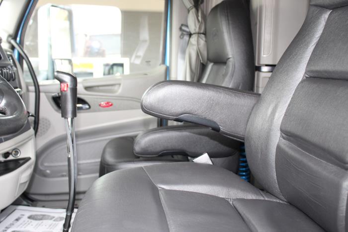 2020 Peterbilt 567-10