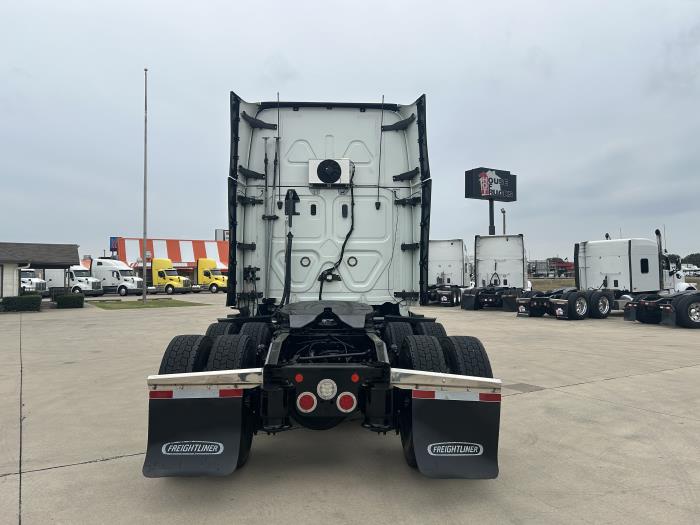 2021 Freightliner Cascadia-6 2021 Freightliner Cascadia-6