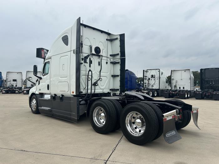 2021 Freightliner Cascadia-7 2021 Freightliner Cascadia-7