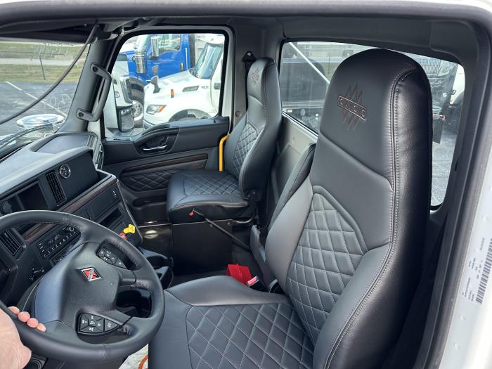 2026 International HX620-8