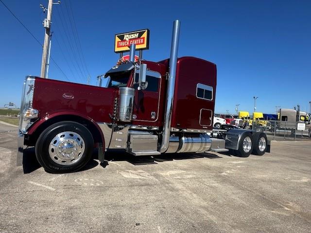 2022 Peterbilt 389-1