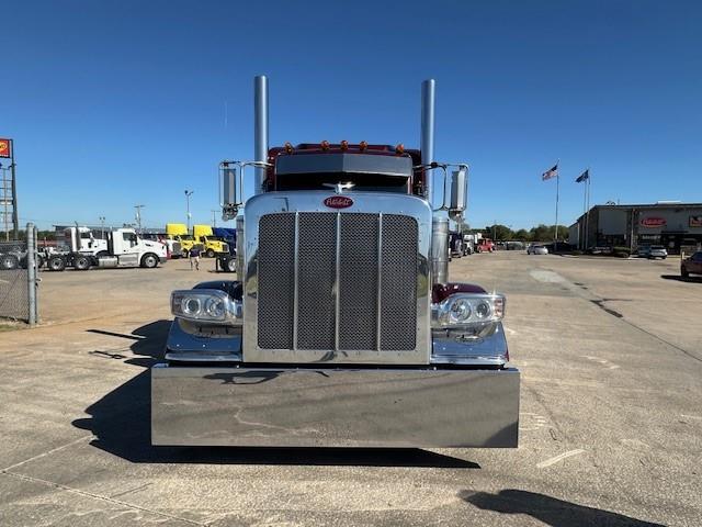 2022 Peterbilt 389-4