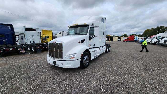 2022 Peterbilt 579-1