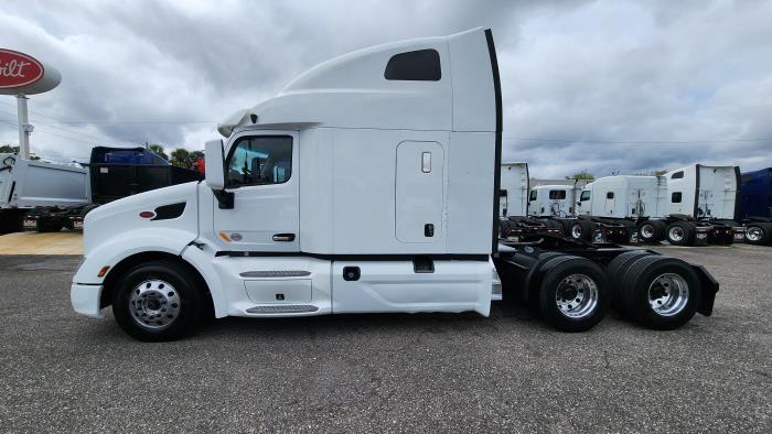 2022 Peterbilt 579-2