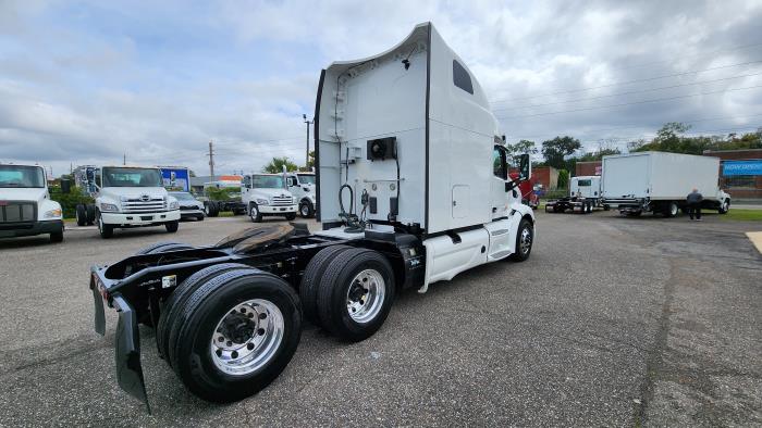 2022 Peterbilt 579-5
