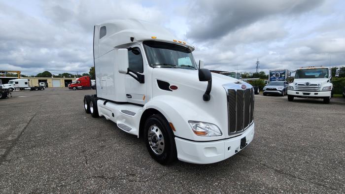 2022 Peterbilt 579-7