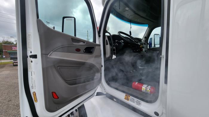 2022 Peterbilt 579-10