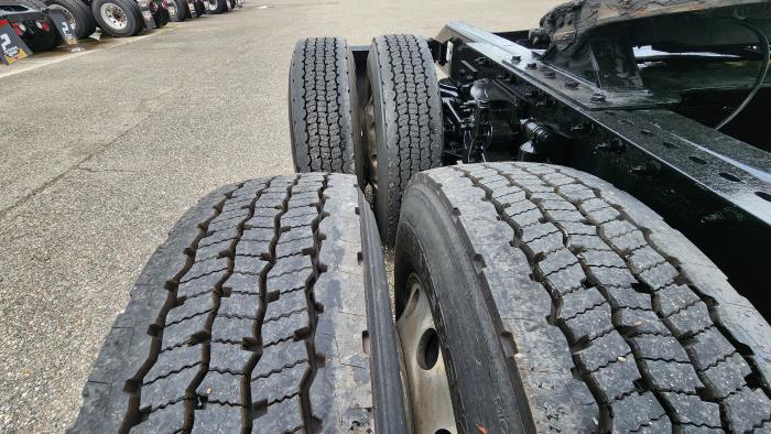 2022 Peterbilt 579-27