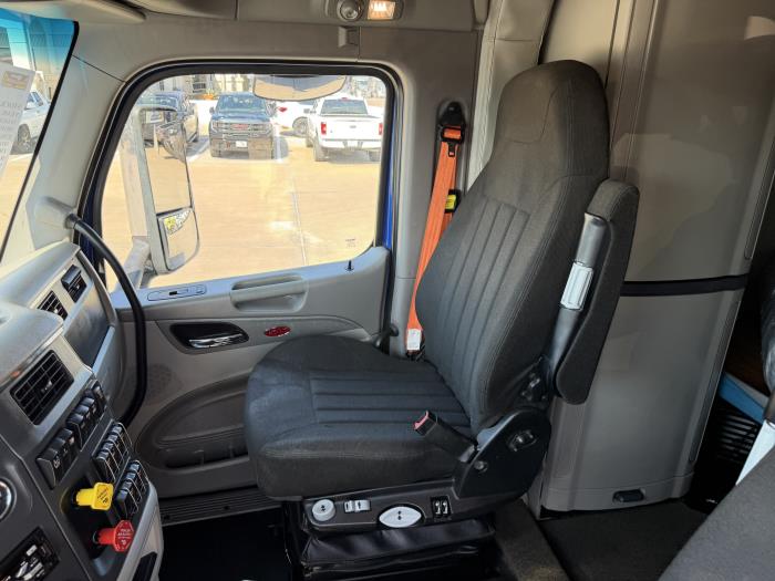 2020 Peterbilt 567-25