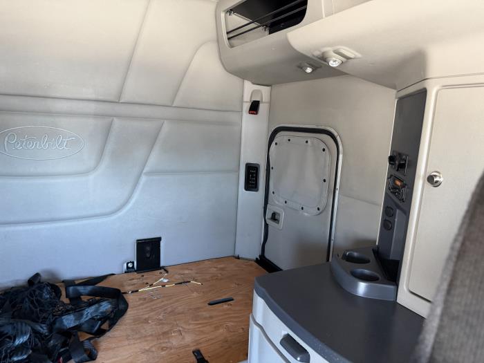 2020 Peterbilt 567-30