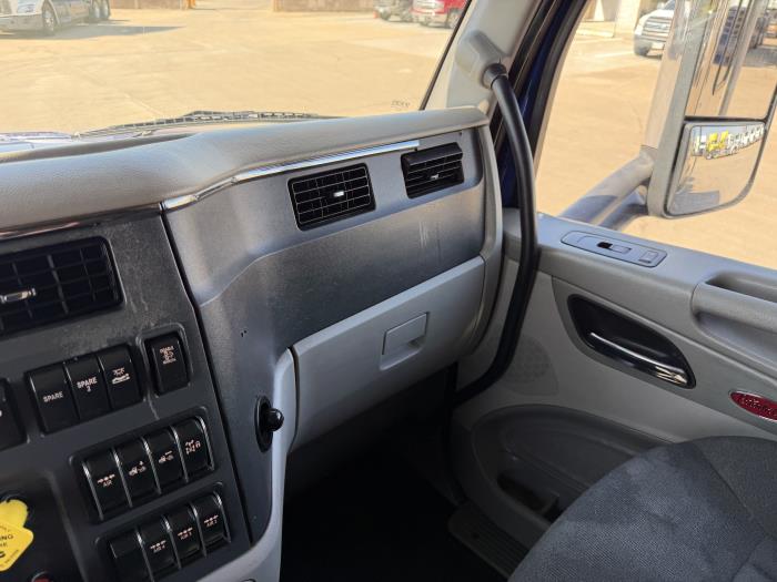 2020 Peterbilt 567-32