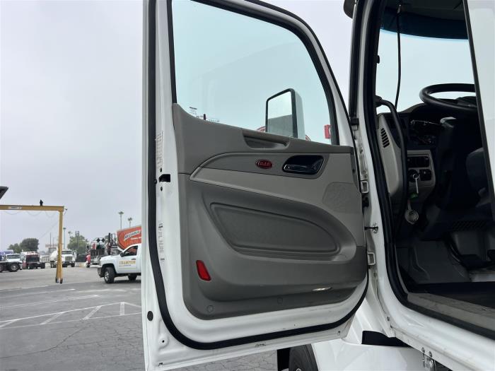 2020 Peterbilt 567-15