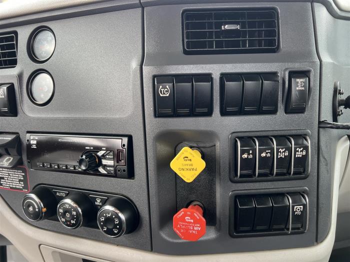 2020 Peterbilt 567-18