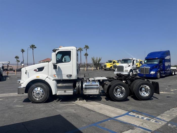 2020 Peterbilt 567-8