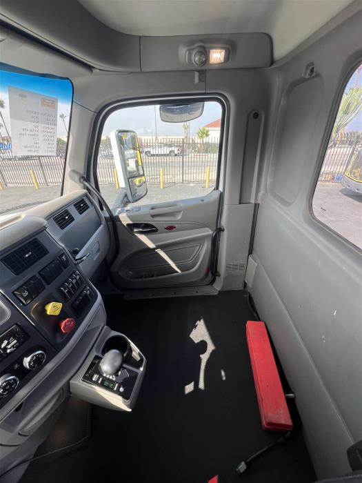 2020 Peterbilt 567-17