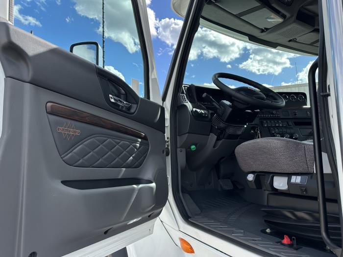 2026 International HX620-7