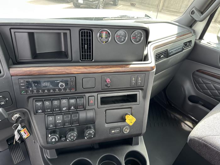 2026 International HX620-9