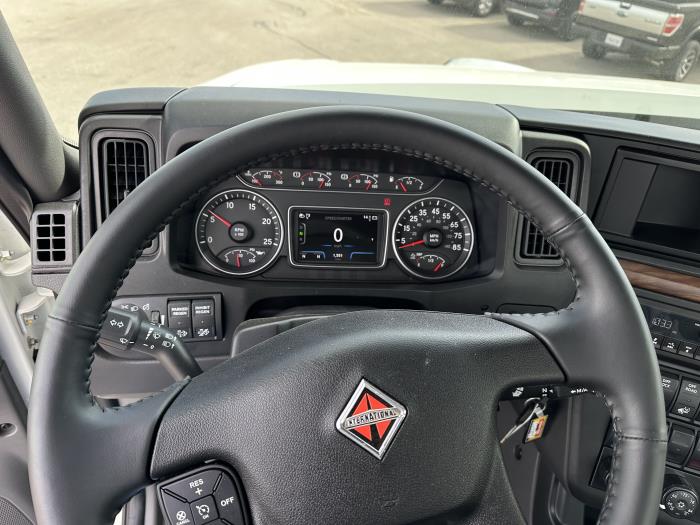 2026 International HX620-10