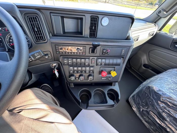 2026 International HX620-11