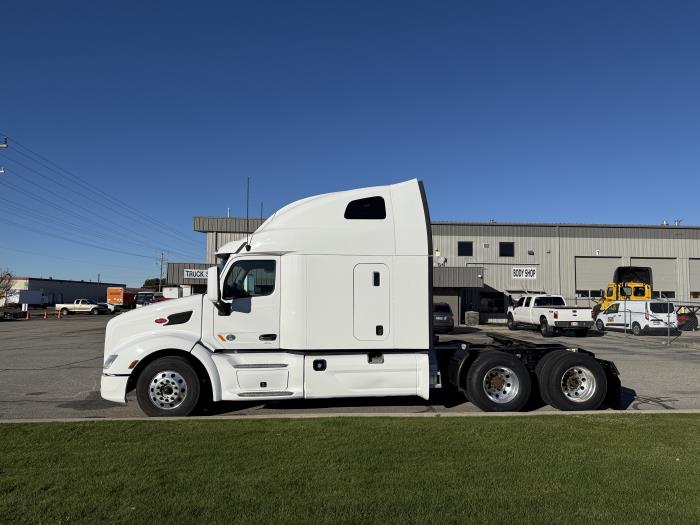 2022 Peterbilt 579-2
