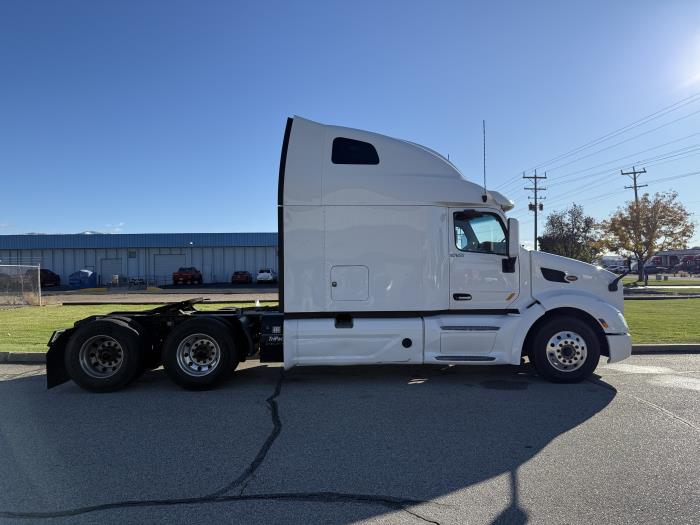 2022 Peterbilt 579-6