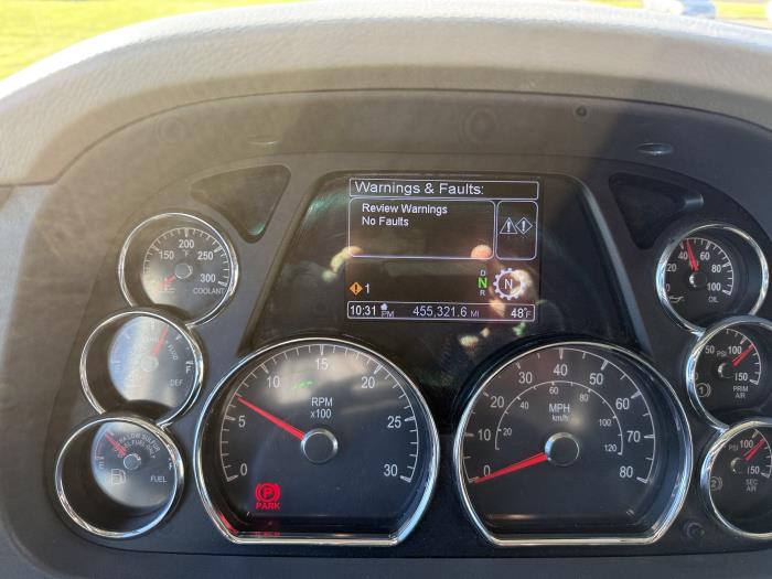 2022 Peterbilt 579-10