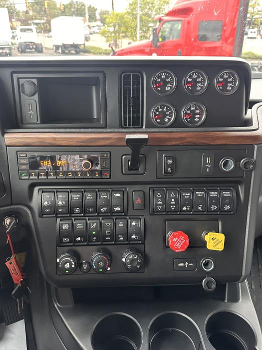 2026 International LT625-32