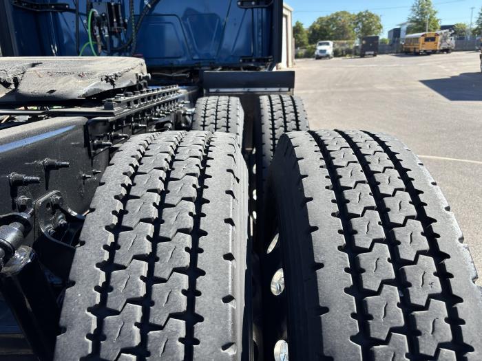 2023 International LoneStar-10