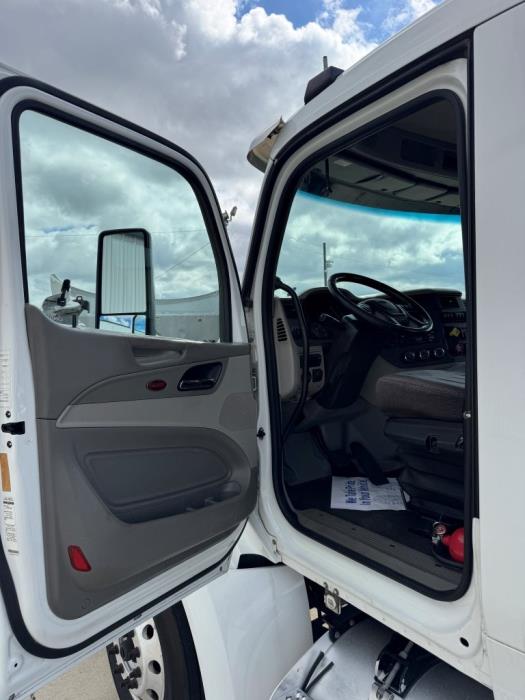 2020 Peterbilt 579-16