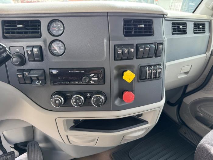 2020 Peterbilt 579-9