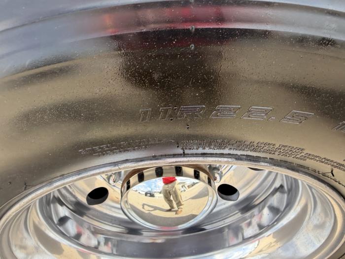 2021 Peterbilt 567-9