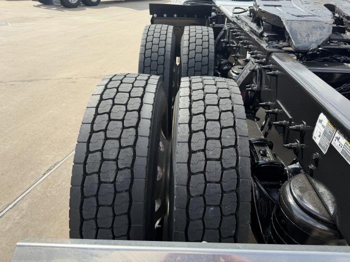 2021 Peterbilt 567-12