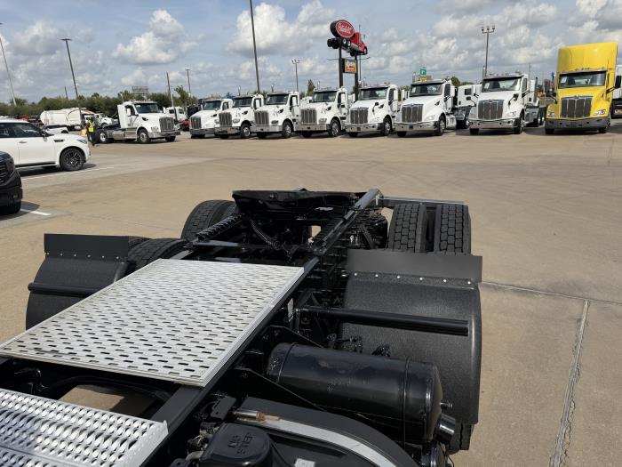 2021 Peterbilt 567-14