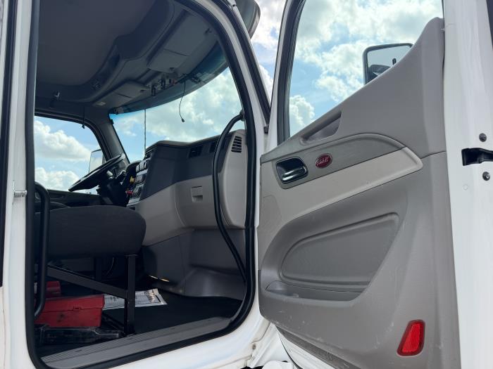 2021 Peterbilt 567-22