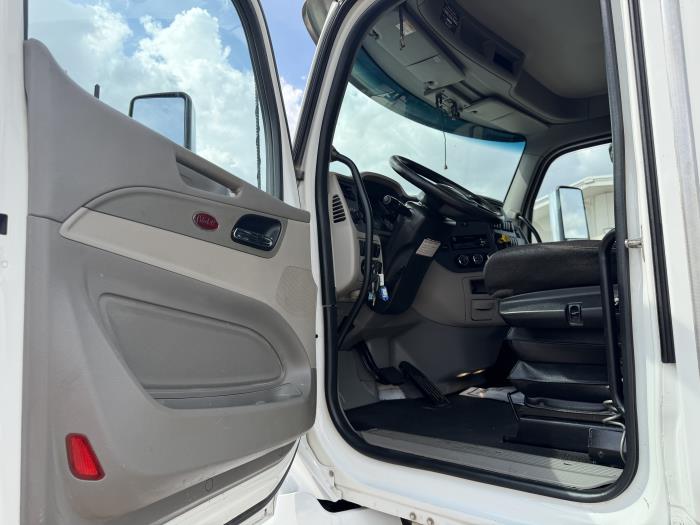 2021 Peterbilt 567-24