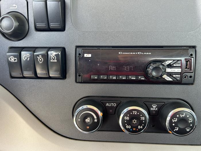 2021 Peterbilt 579-10