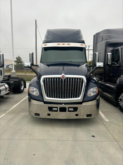 2022 International LT625-4