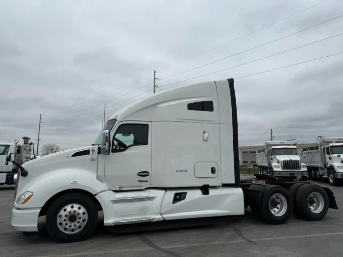 2022 Kenworth T680-6