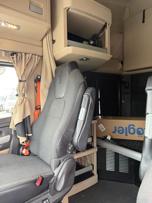 2022 Kenworth T680-5