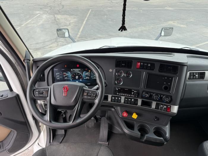 2022 Kenworth T680-13