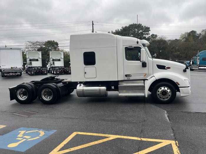 2022 Peterbilt 579-4