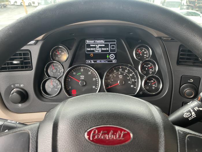 2022 Peterbilt 579-9