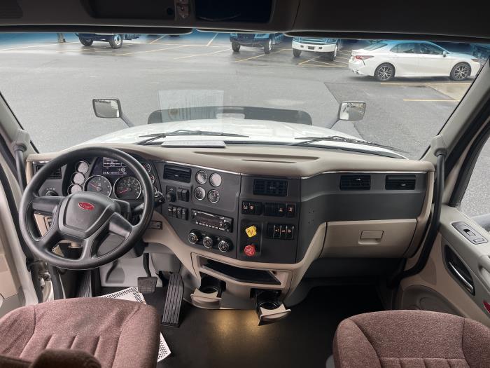 2022 Peterbilt 579-12