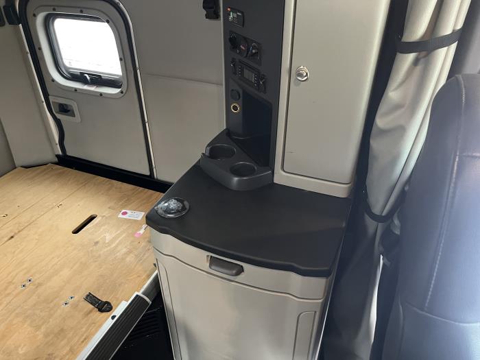 2023 Peterbilt 579-15