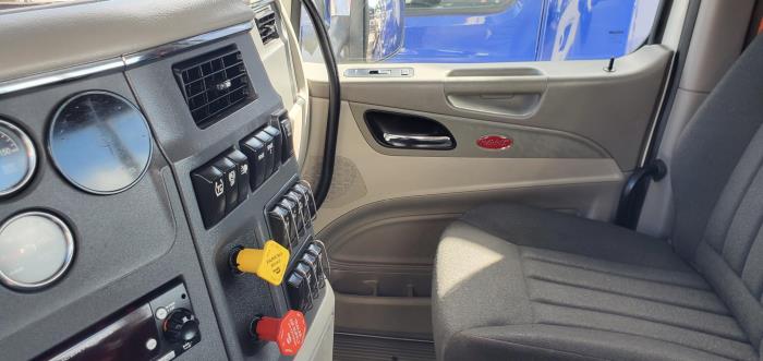 2022 Peterbilt 567-8