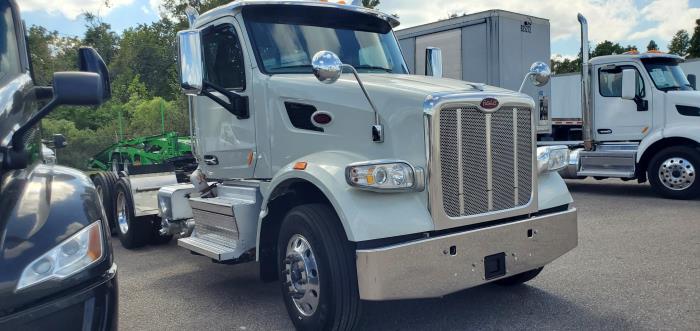2021 Peterbilt 567-3