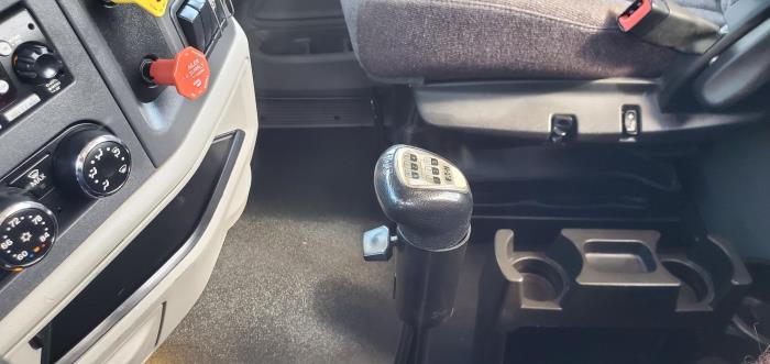 2021 Peterbilt 567-9